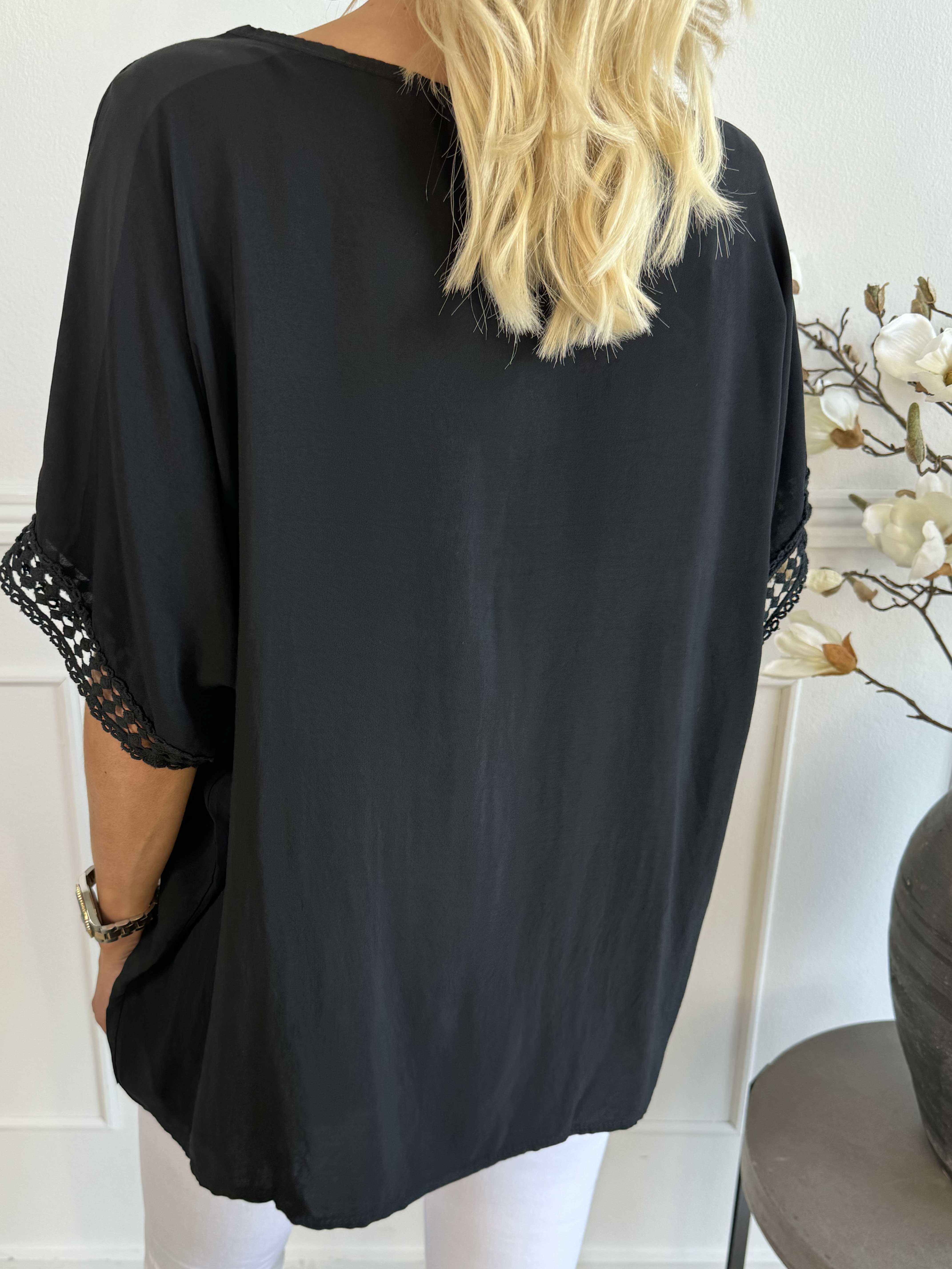 Muna - Enkel tunika i ljus viskos med broderi